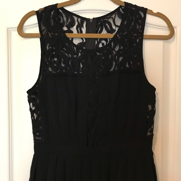 Beautiful lace, black BCBG dress - Picture 2 of 6